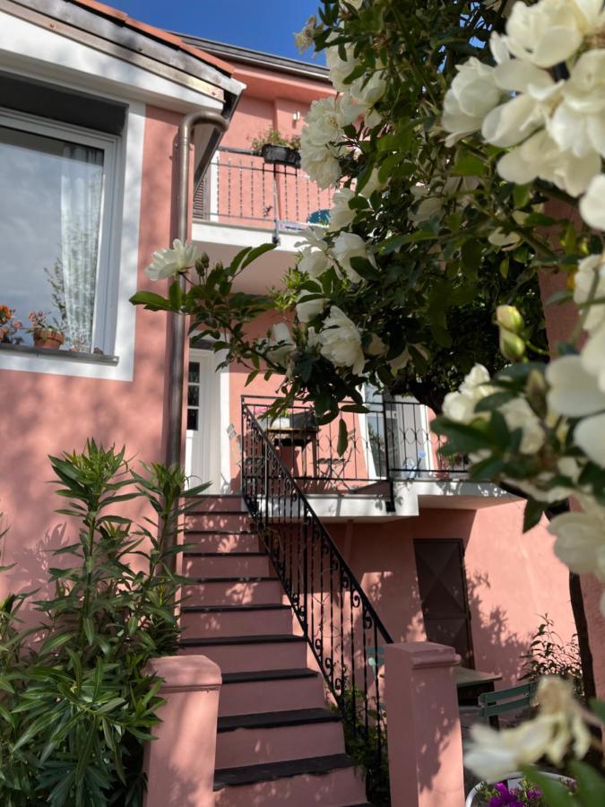 Ti Vengo A Cercare Bed & Breakfast Bed & Breakfast Castellaro (Liguria)